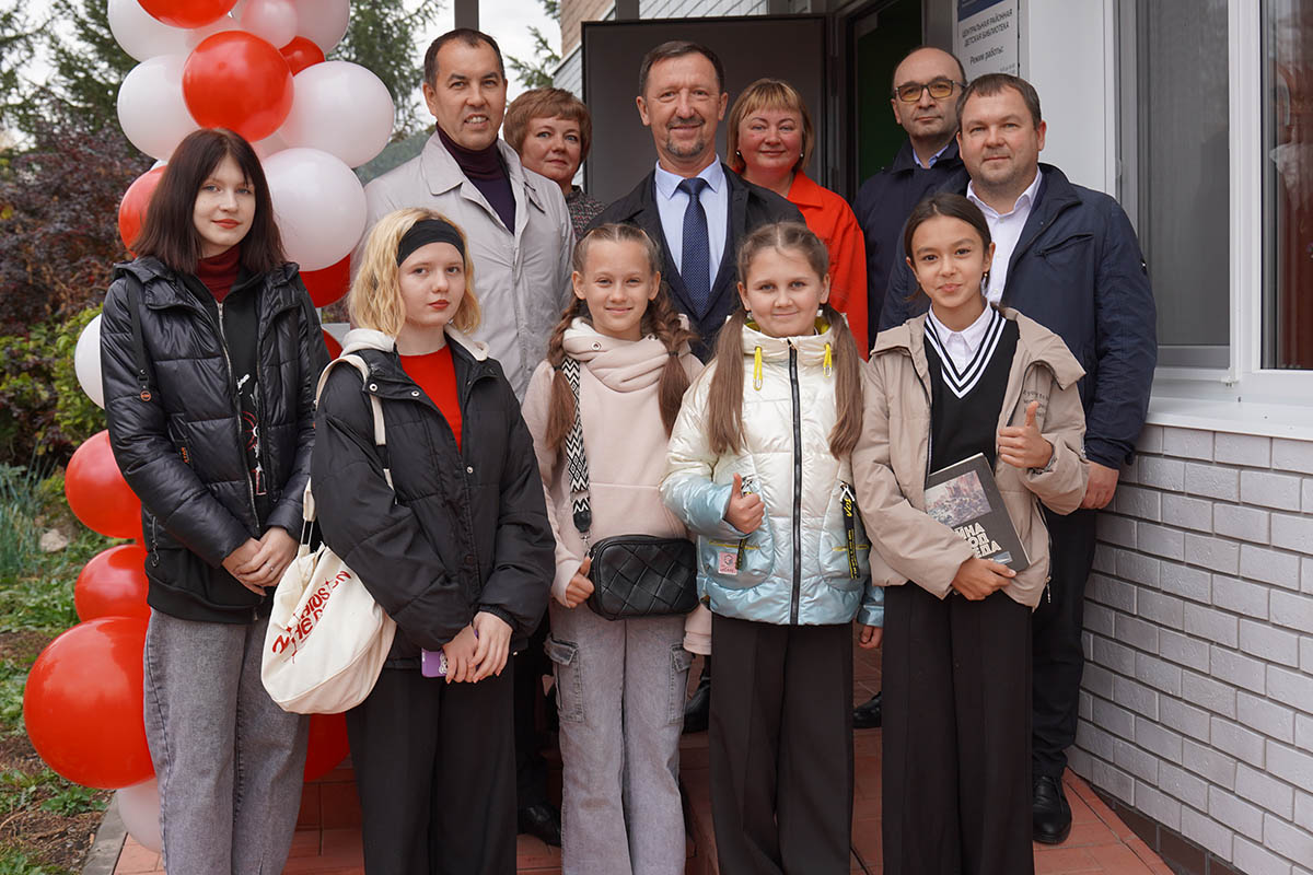 При поддержке компании «Ойлгазтэт» в Матвеевке открылась современная детская библиотека