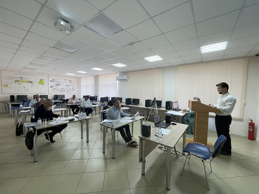 Из студентов - в нефтяники. В Оренбурге выпускники опорного нефтяного вуза страны защитили дипломы