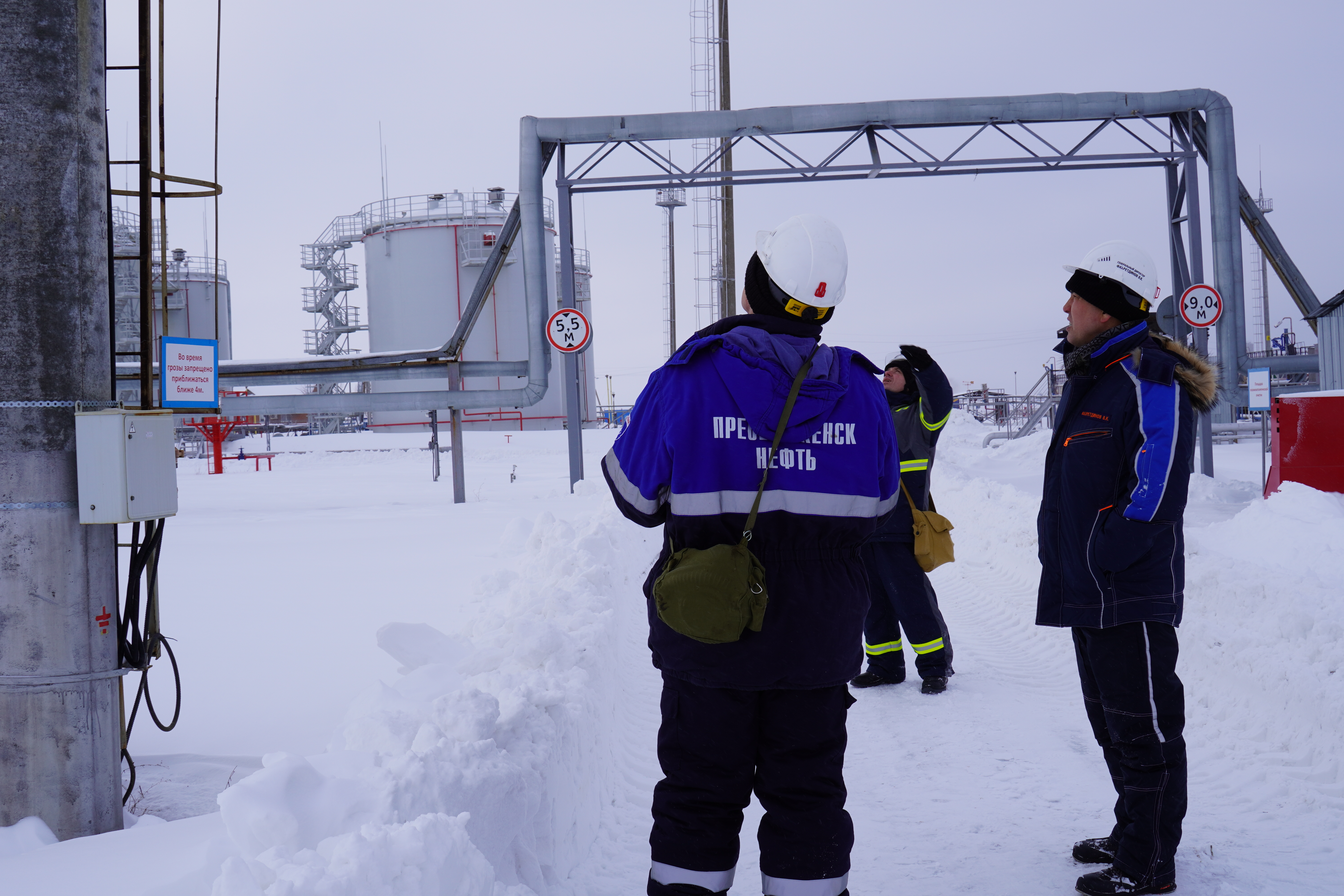 Нефтедобывающая компания «Ойлгазтэт» активно включилась в работу по сдерживанию весеннего паводка